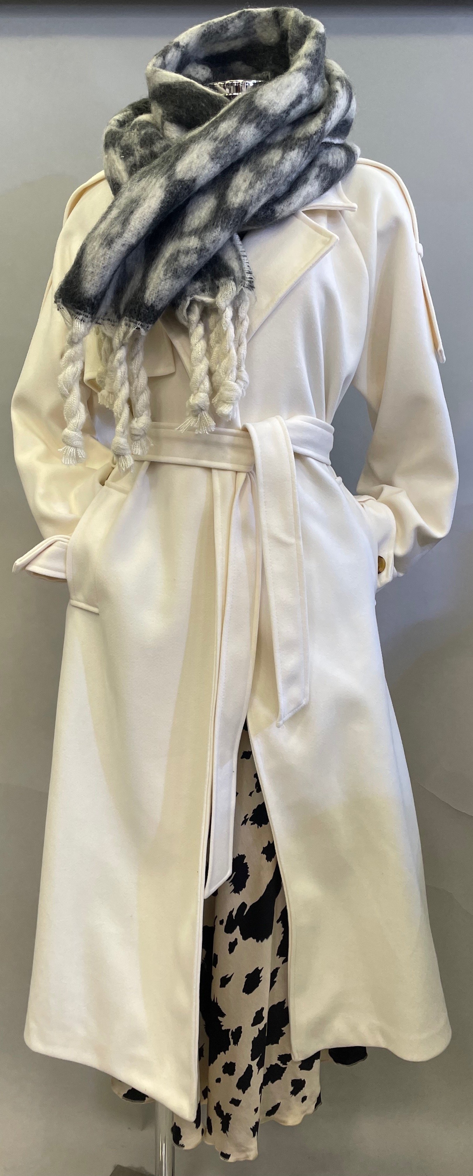 French & Italian Boutique Lookbook Style 38