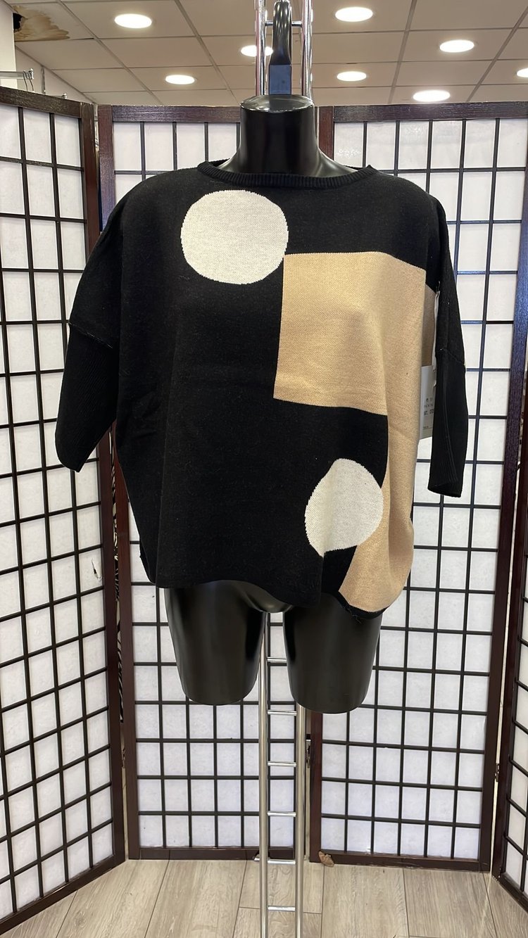 Luxury Italian Oversized Knitwear — B2B Womenswear Distributor